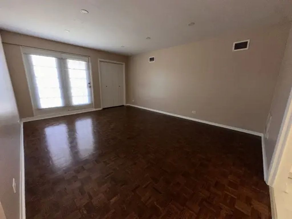 8701 S Mozart Avenue 3, Evergreen Park