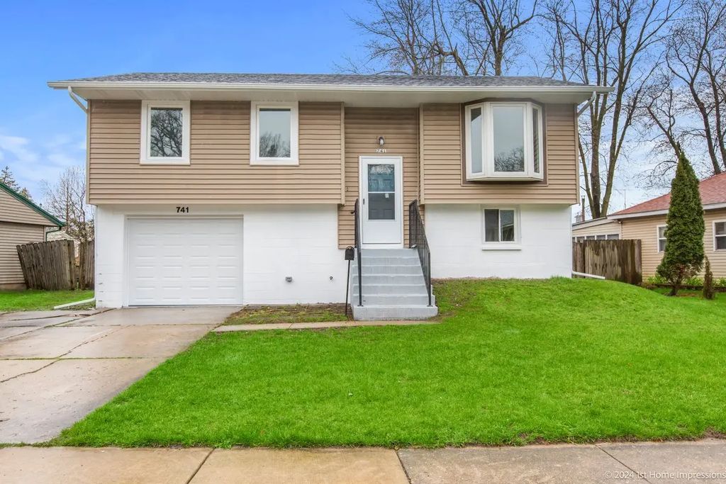 741 Yates Avenue, Romeoville