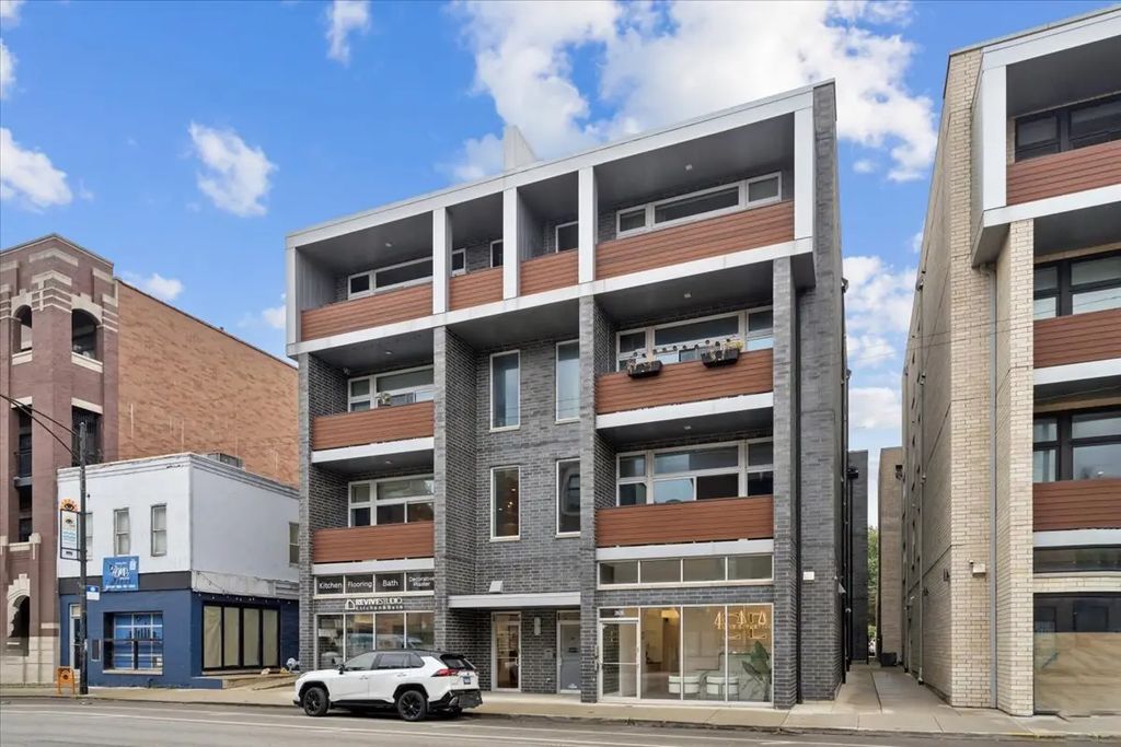 2837 N Halsted Street 2n, Chicago