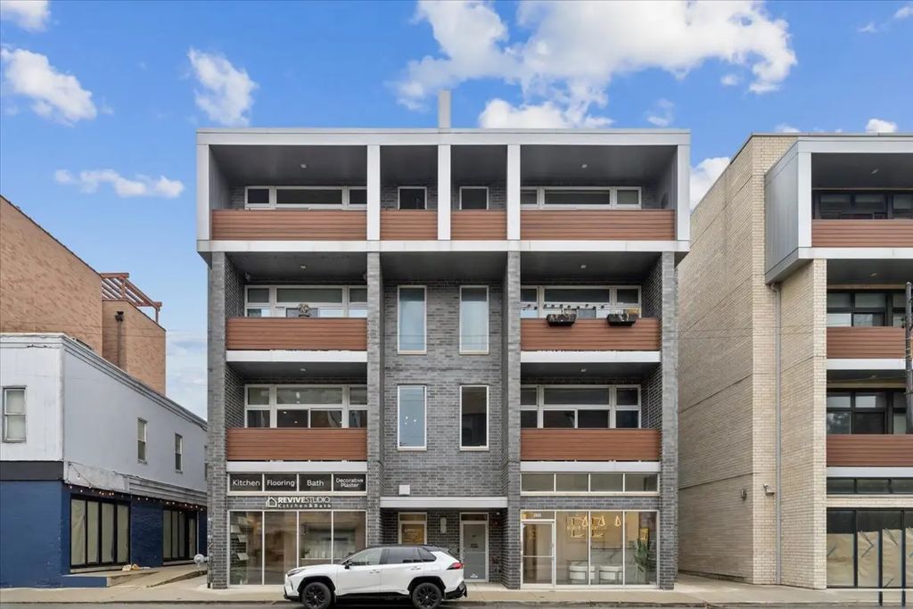 2837 N Halsted Street 2n, Chicago