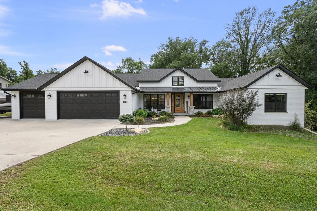 1805 Ridgefield Drive, Port Byron