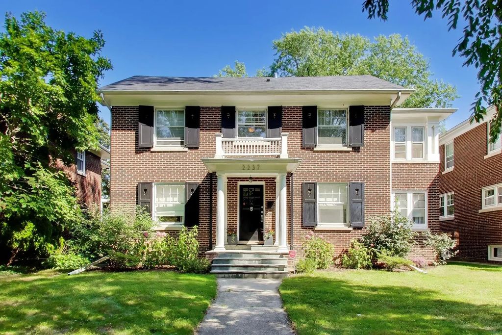 2237 Wesley Avenue, Evanston