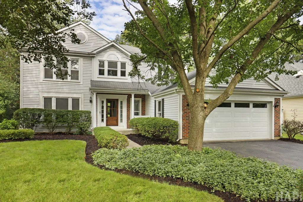 72 Julie Lane, Vernon Hills