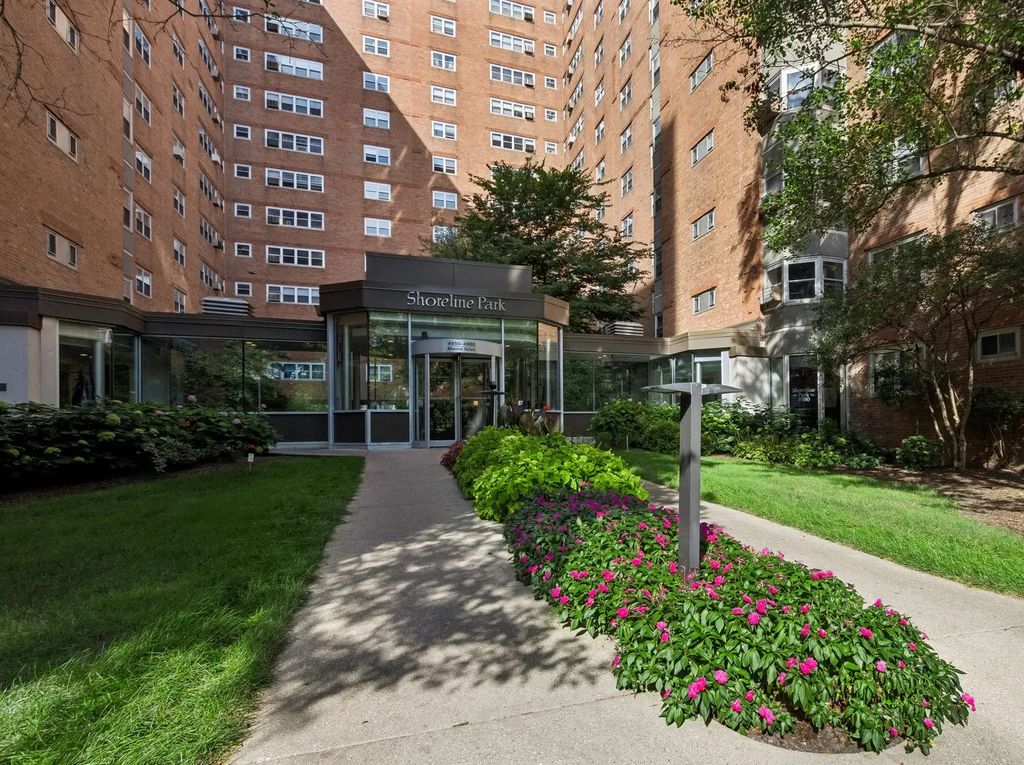 4970 N Marine Drive 321, Chicago