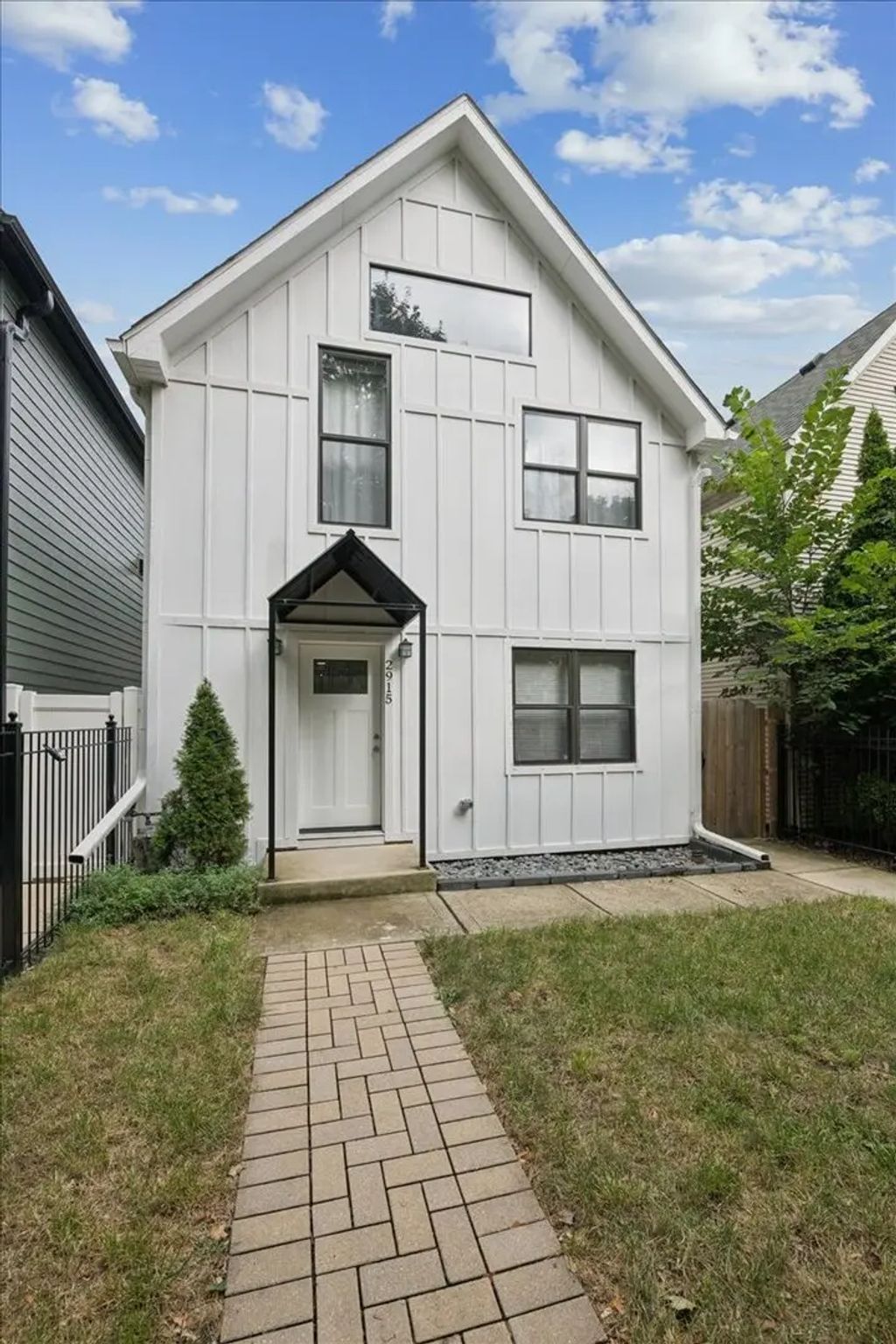 2915 N Rockwell Street, Chicago