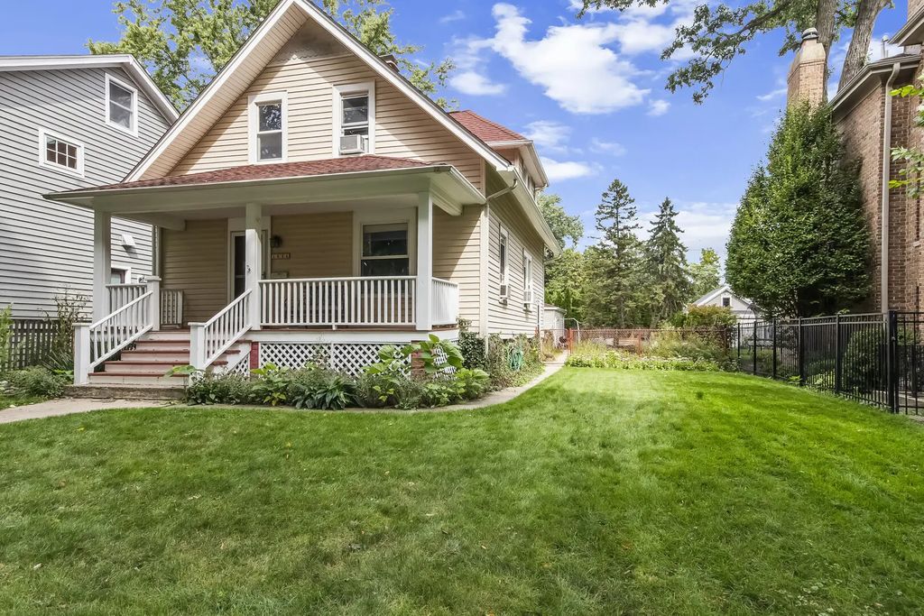 1624 Spencer Avenue, Wilmette