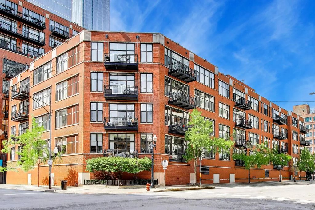 333 W Hubbard Street 209, Chicago
