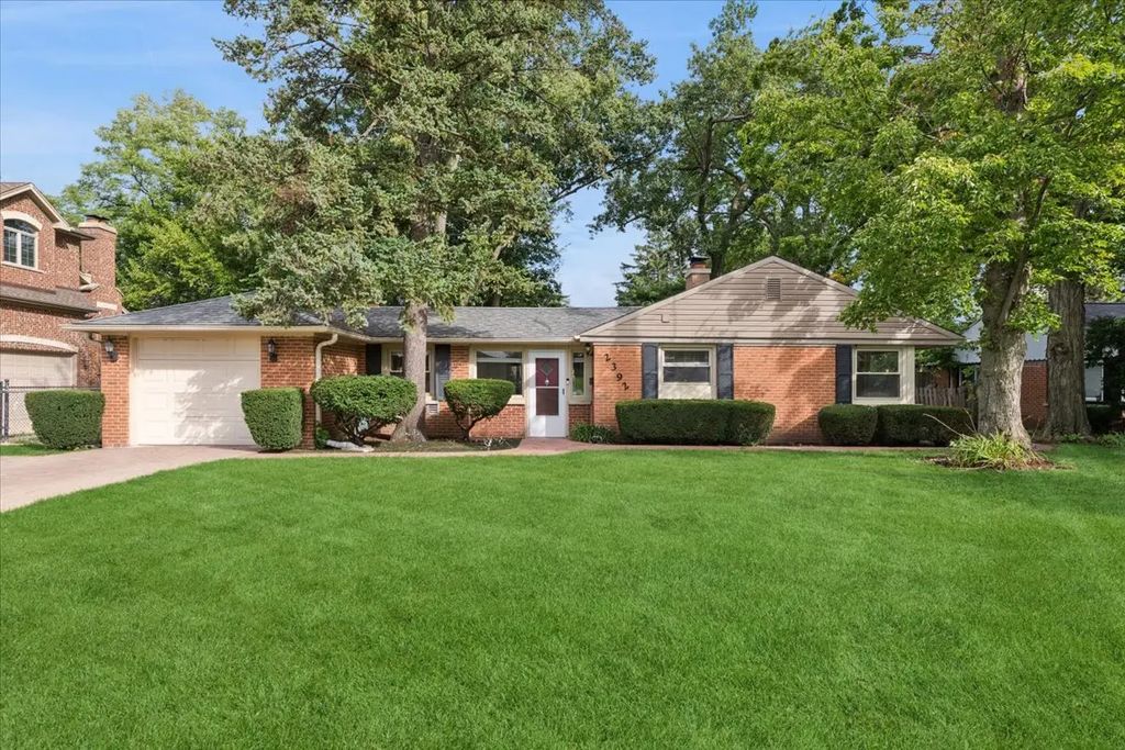 2392 Manor Lane, Park Ridge