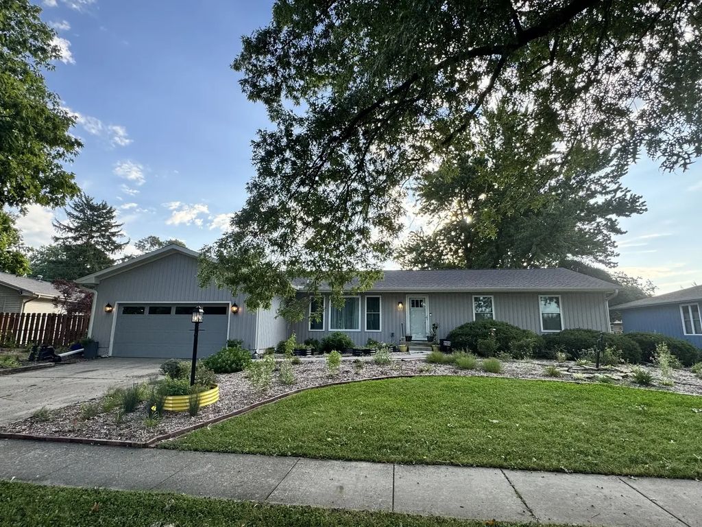 2204 Plymouth Drive, Champaign