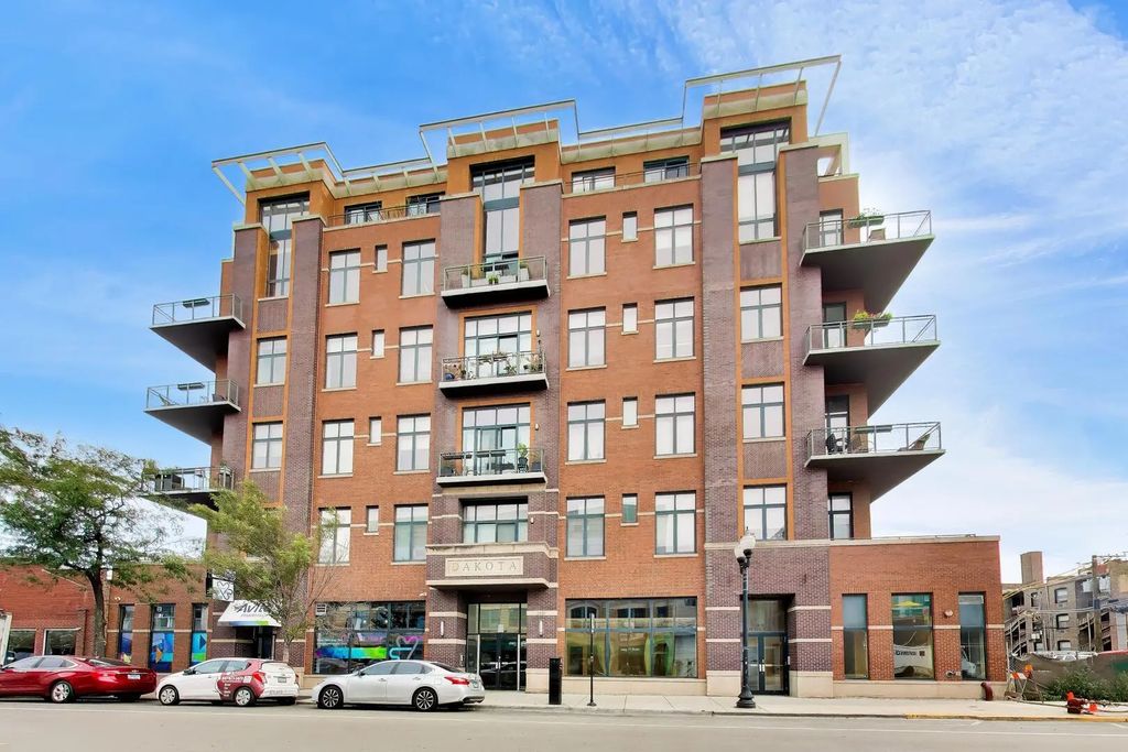 3631 N Halsted Street 211, Chicago