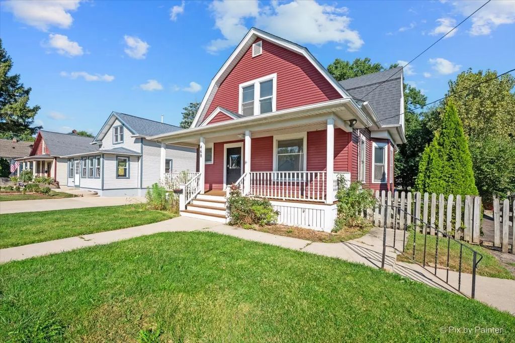 468 Locust Street, Elgin