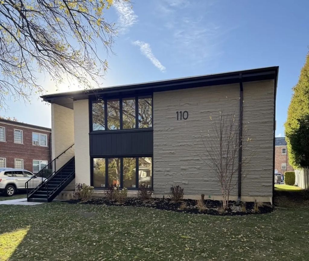 110 N Willow Road 4, Elmhurst