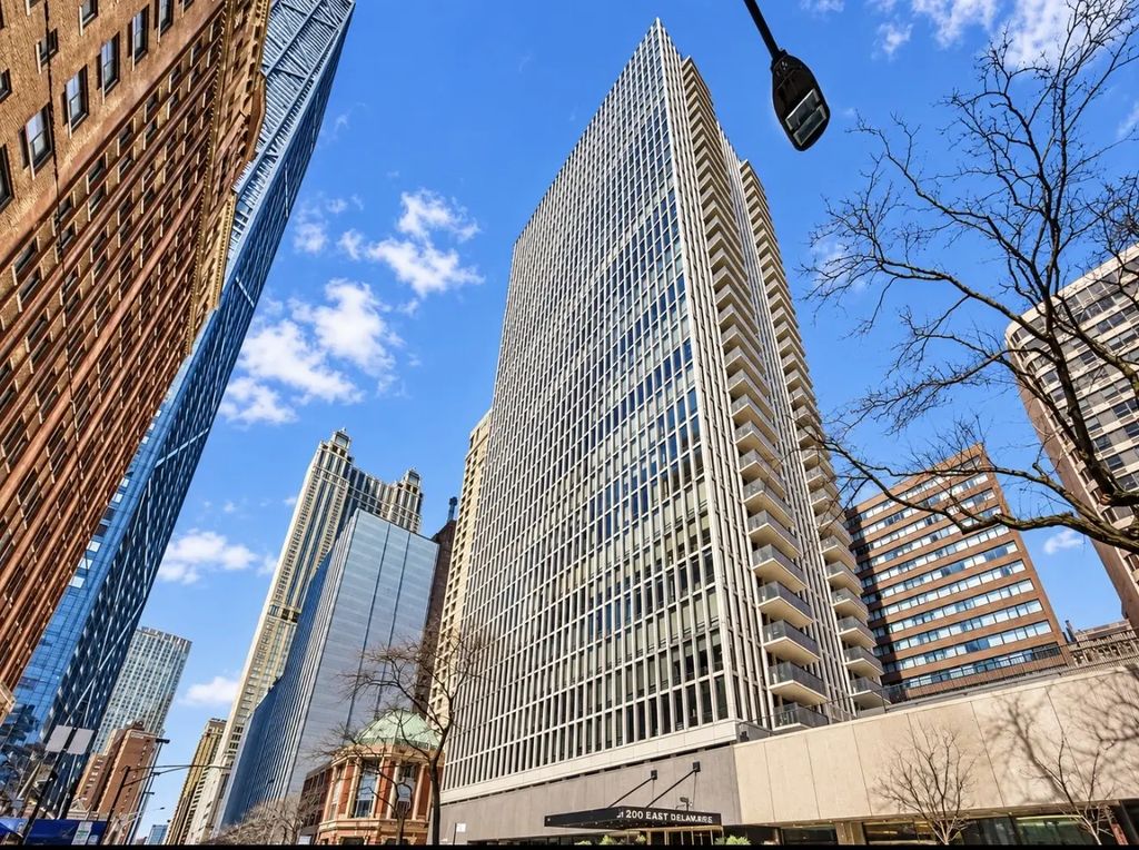 200 E Delaware Place 8c-9c, Chicago