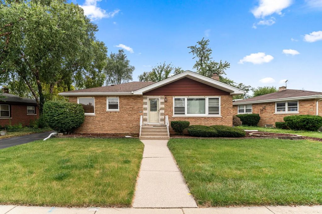 913 E 162nd Place, South Holland