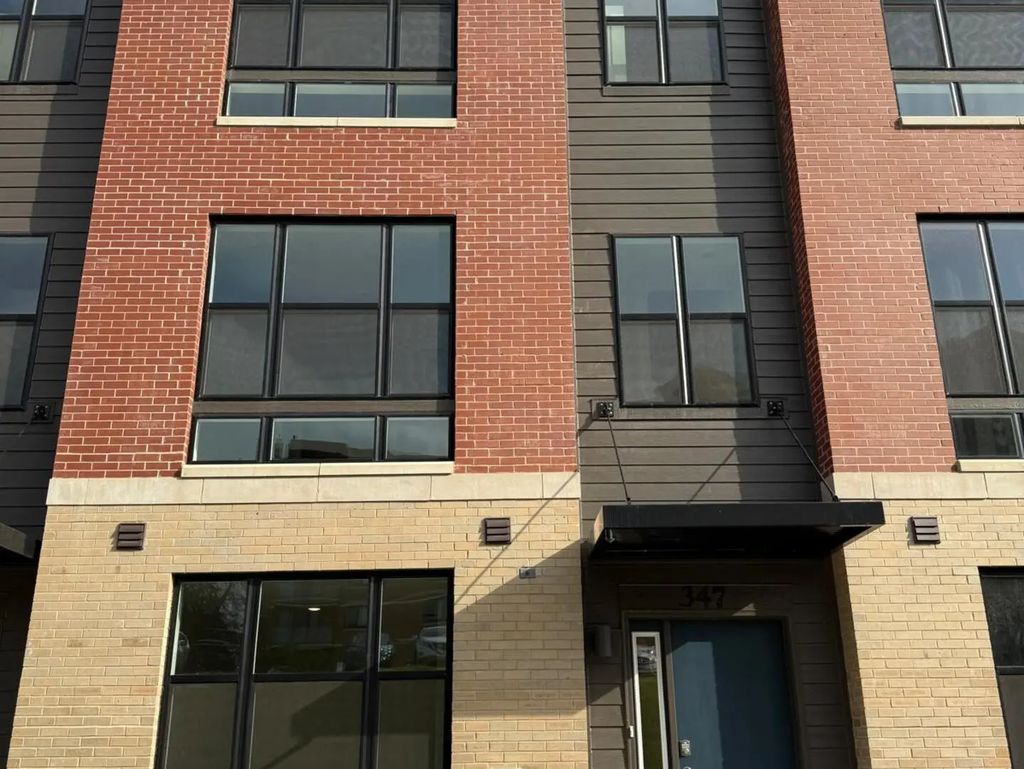347 Summit Circle, Lombard