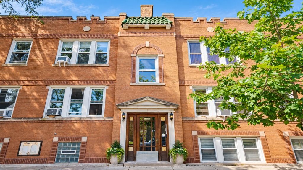 3524 N Lawndale Avenue 1g, Chicago