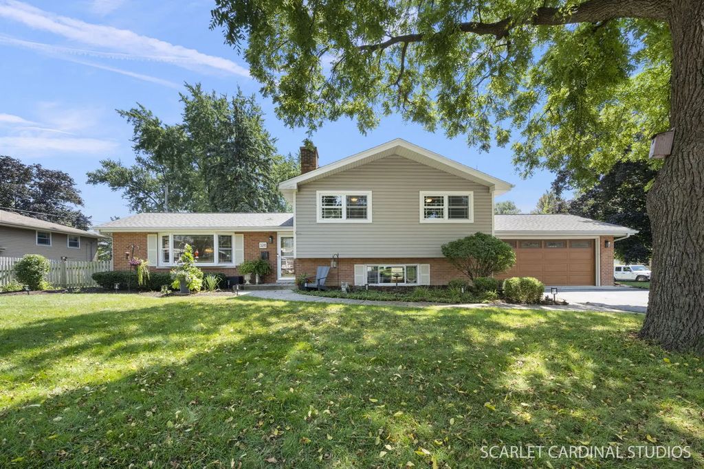 328 Spruce Drive, Naperville