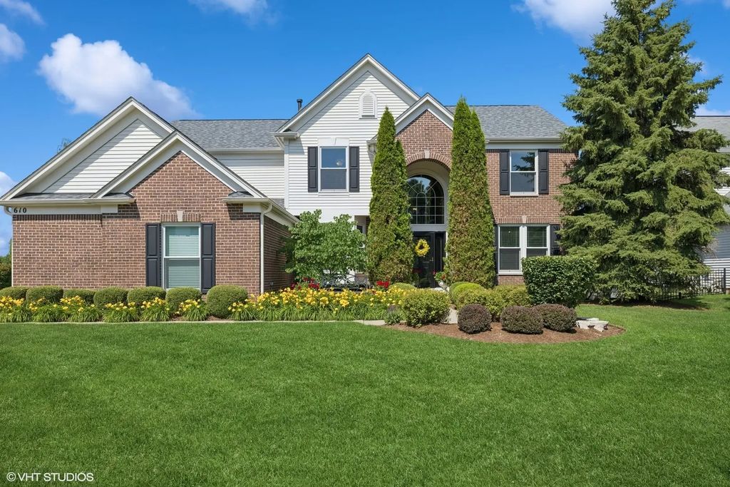 610 Woods Creek Lane, Algonquin