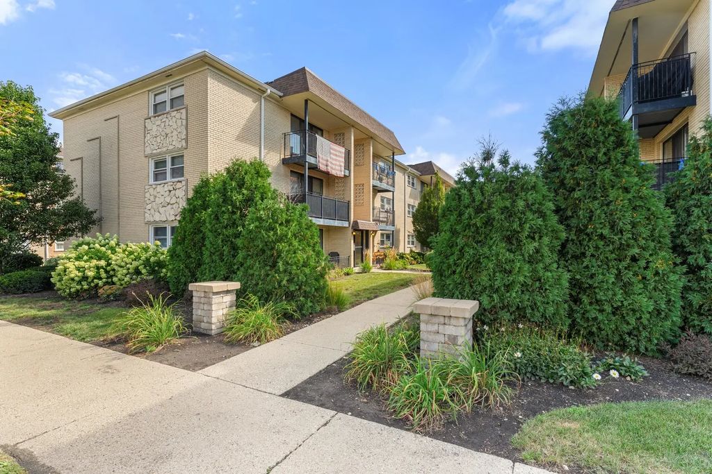 6553 N Harlem Avenue 1w, Chicago