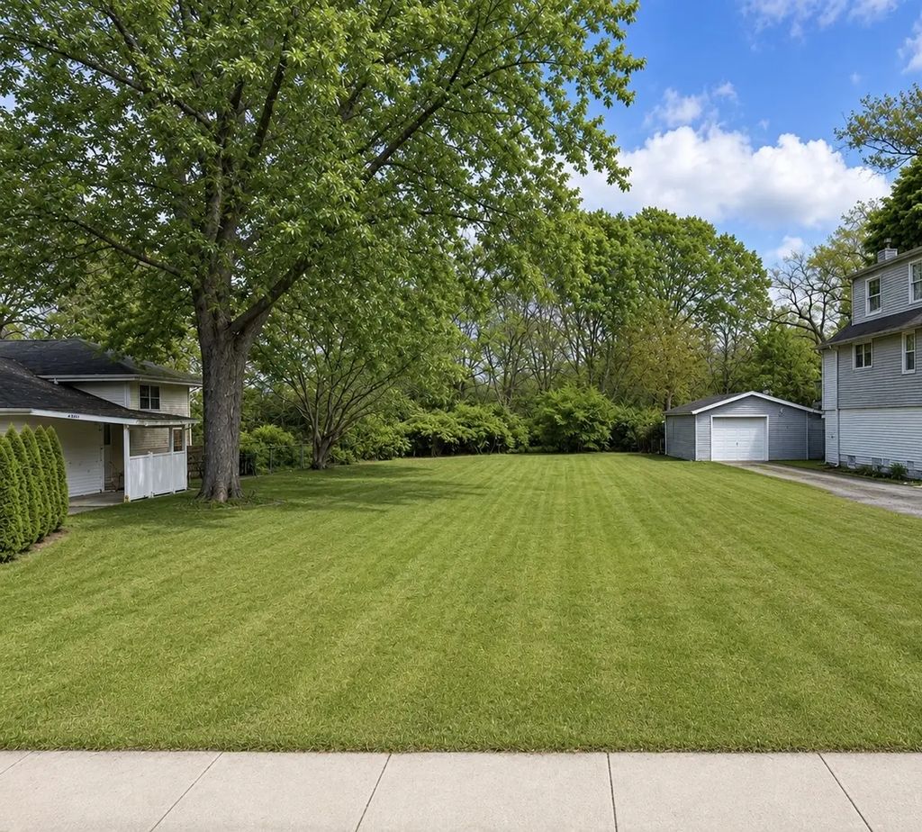 4503 Dumoulin Avenue, Lisle