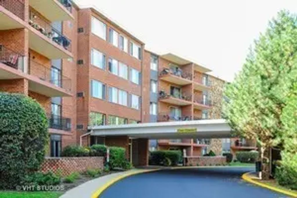 16 E Old Willow Road 209s, Prospect Heights