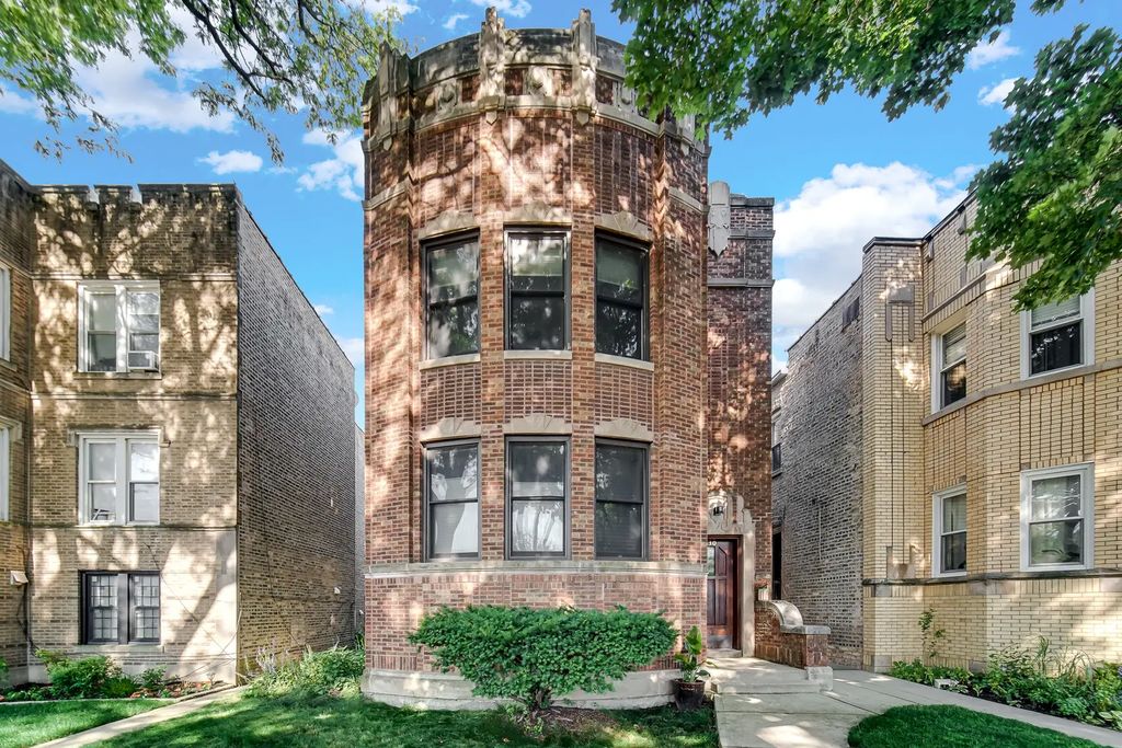 6730 N Rockwell Street, Chicago
