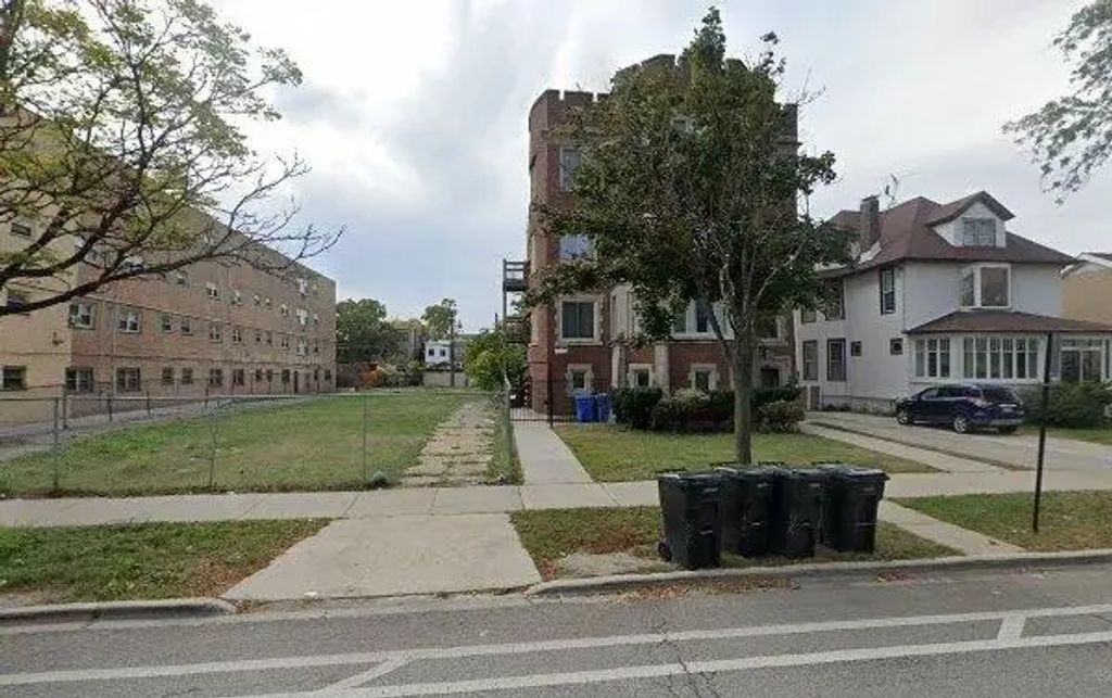 7416 S South Shore Drive, Chicago