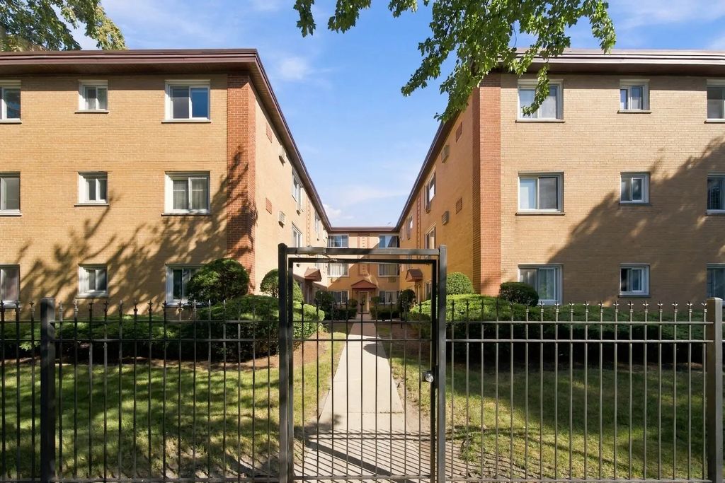 1626 W Greenleaf Avenue 1e, Chicago