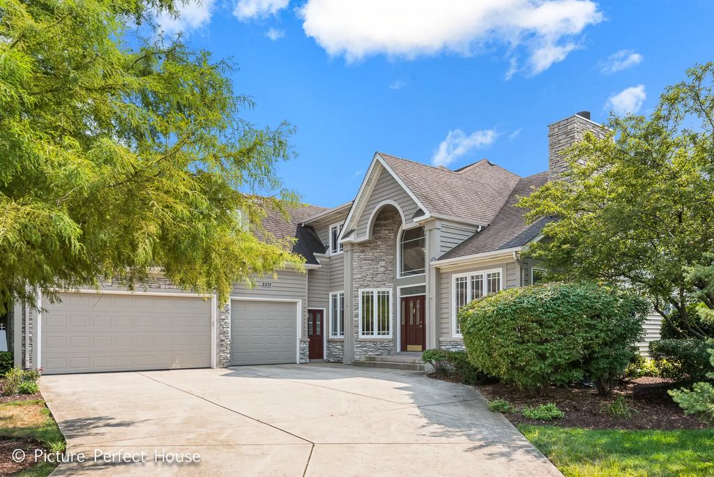 3571 Scottsdale Circle, Naperville