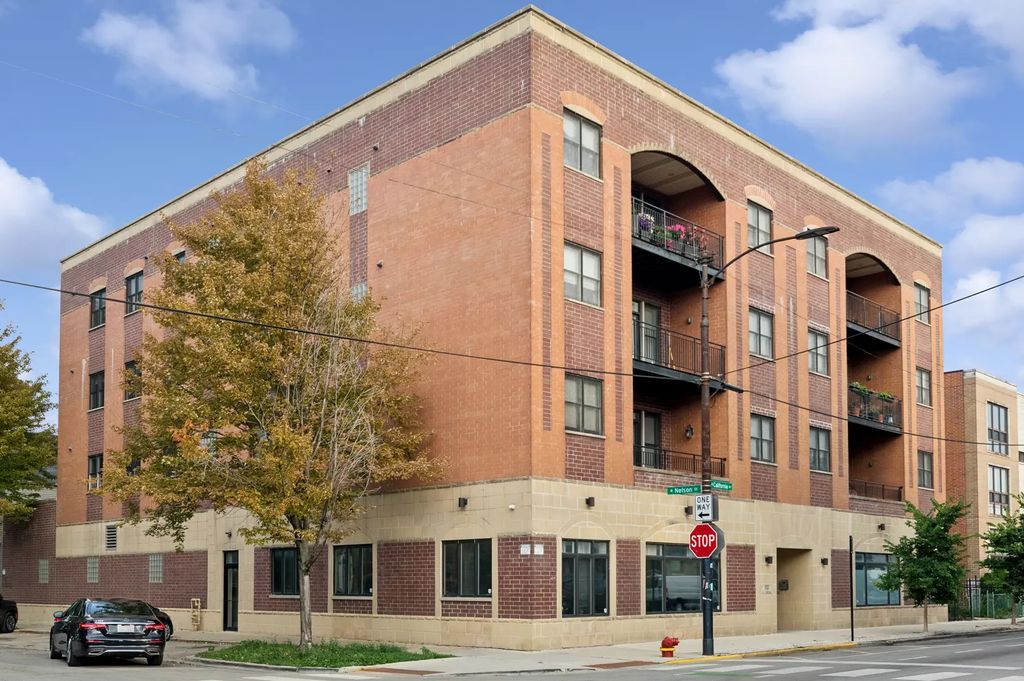 3025 N California Avenue 4se, Chicago
