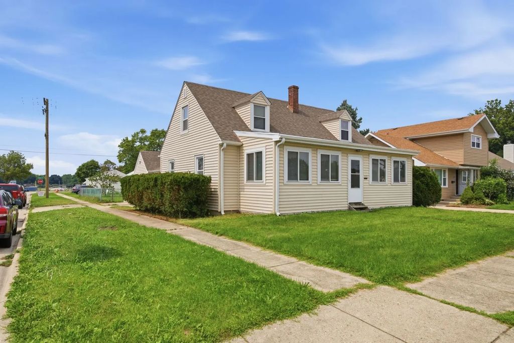 132 S Weston Avenue, Elgin