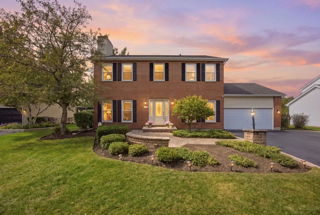 452 Spring Ridge Drive, Crystal Lake