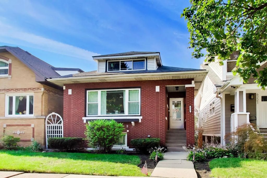6217 W Grace Street, Chicago