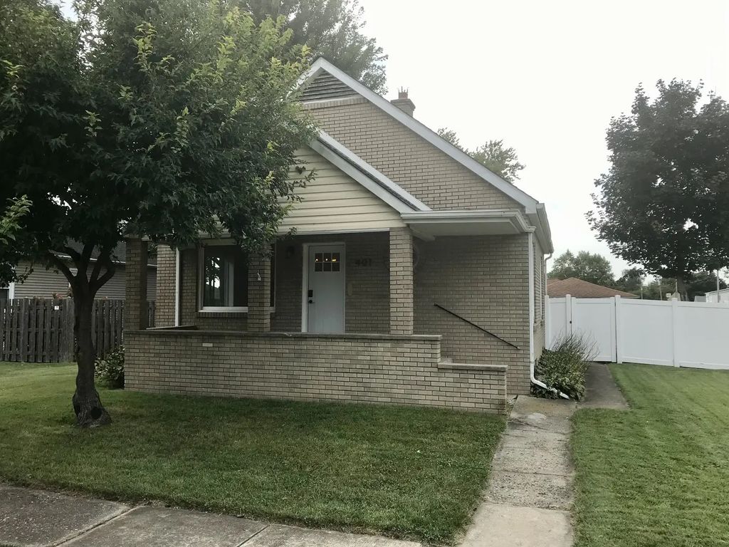 401 Oak Street, Cedar Point