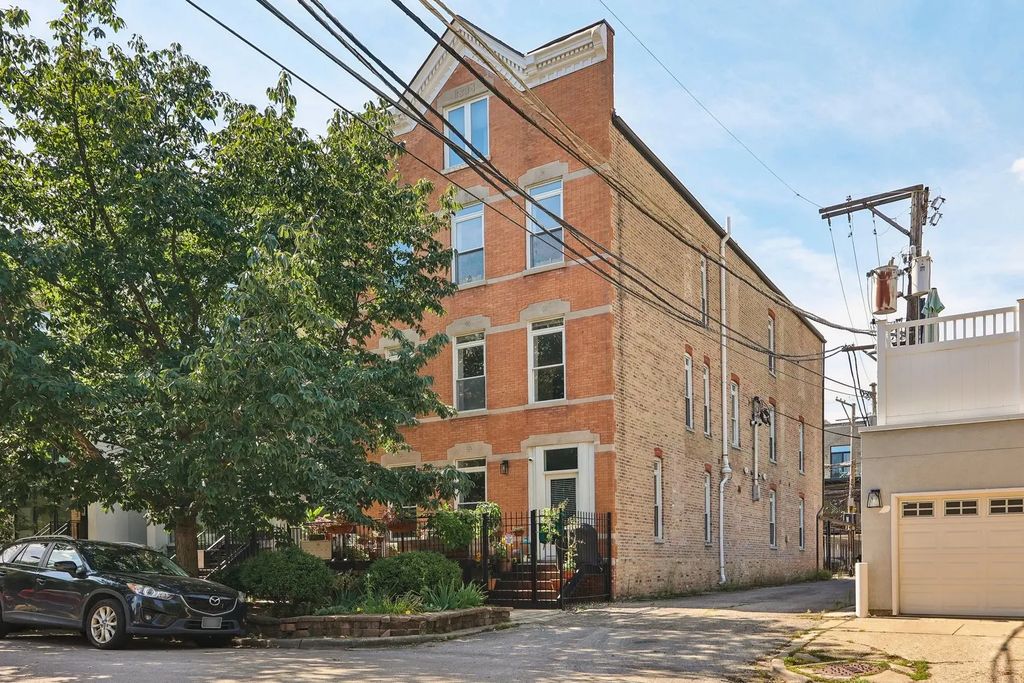 2228 N Hamilton Avenue 2f, Chicago