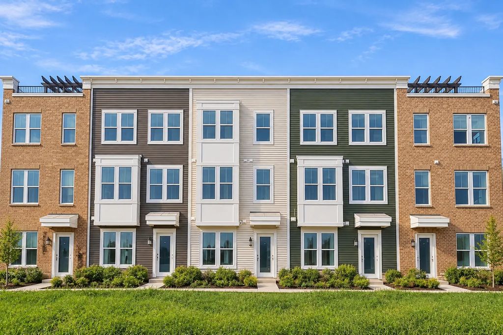 1711 Pratt Court 24166, Hoffman Estates