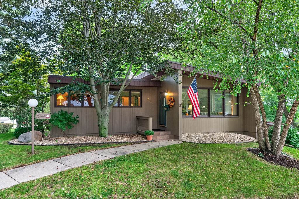 816 Sinnissippi Avenue, Dixon
