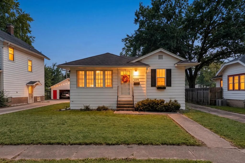 1509 W Clark Street, Champaign