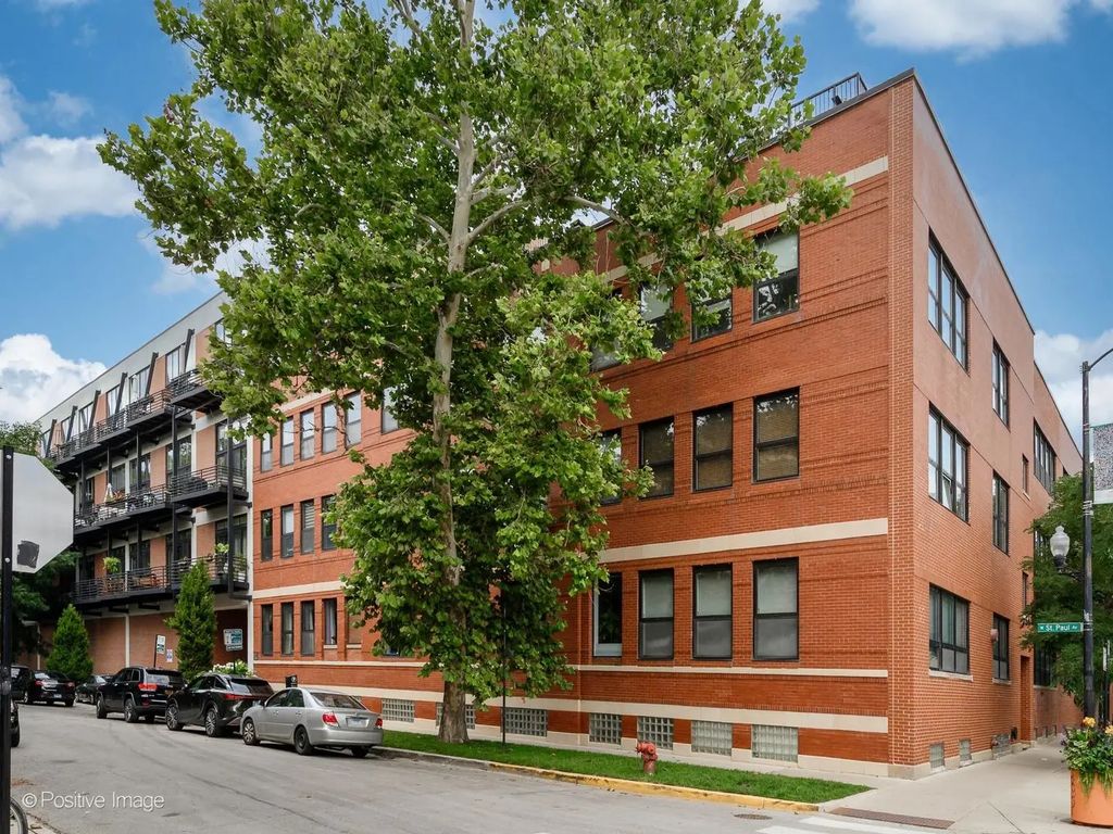 2012 W Saint Paul Avenue 207, Chicago