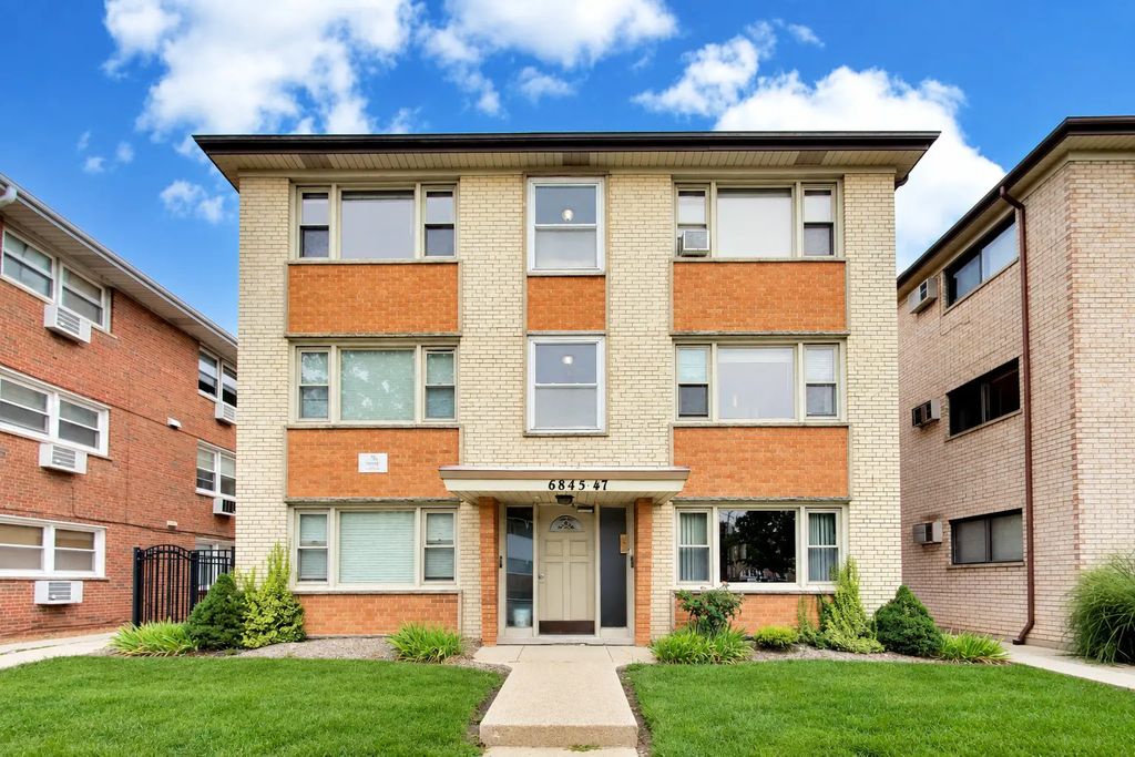 6845 N Northwest Highway 1e, Chicago