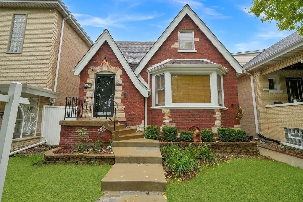 4805 S Kedvale Avenue, Chicago