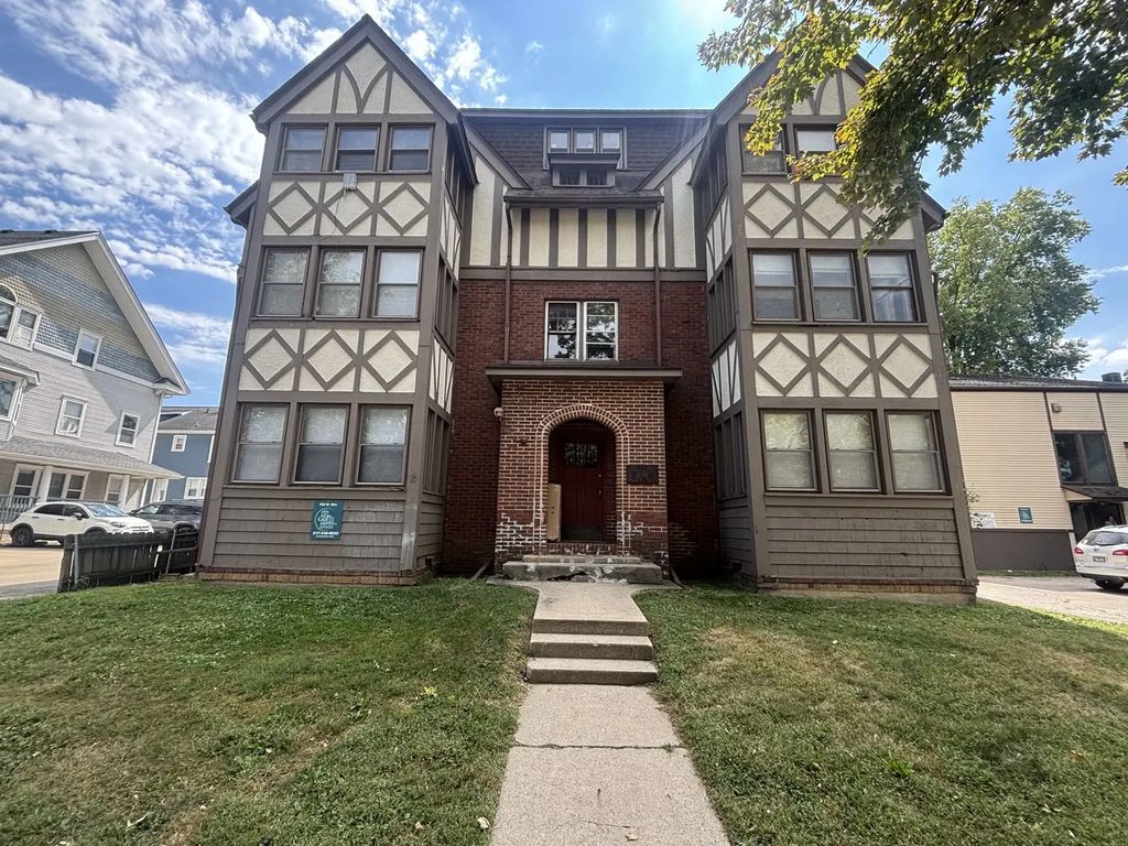 705 W Elm Street, Urbana