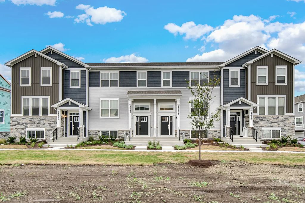 25647 W Wakefield Drive, Plainfield