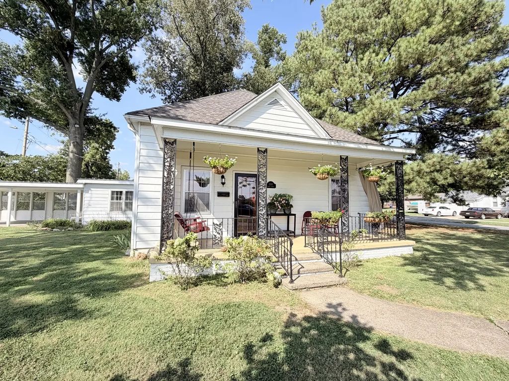 1300 Grant Street, Eldorado
