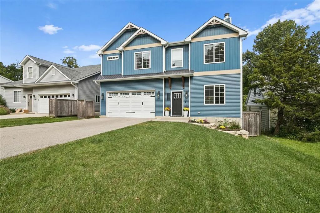 226 Juneway Terrace, Lake Bluff