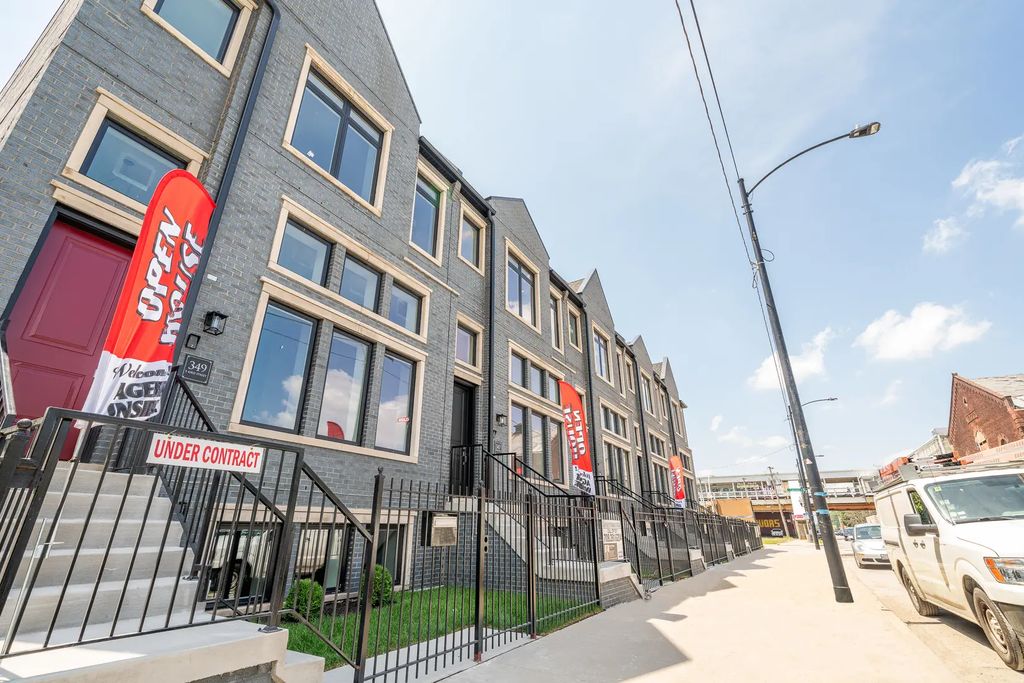349 E 43rd Street, Chicago