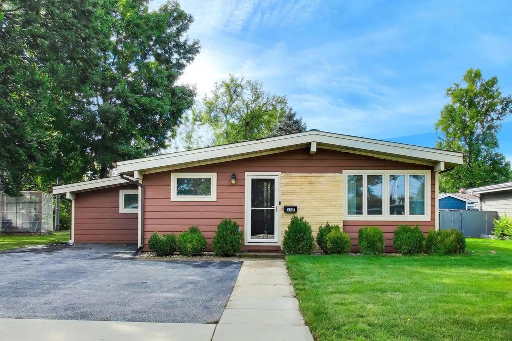 15 E Jeffery Avenue, Wheeling