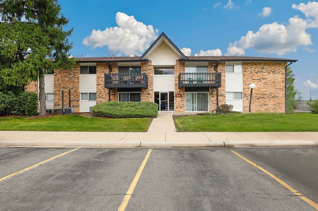 5 Kingery Quarter 5-104, Willowbrook