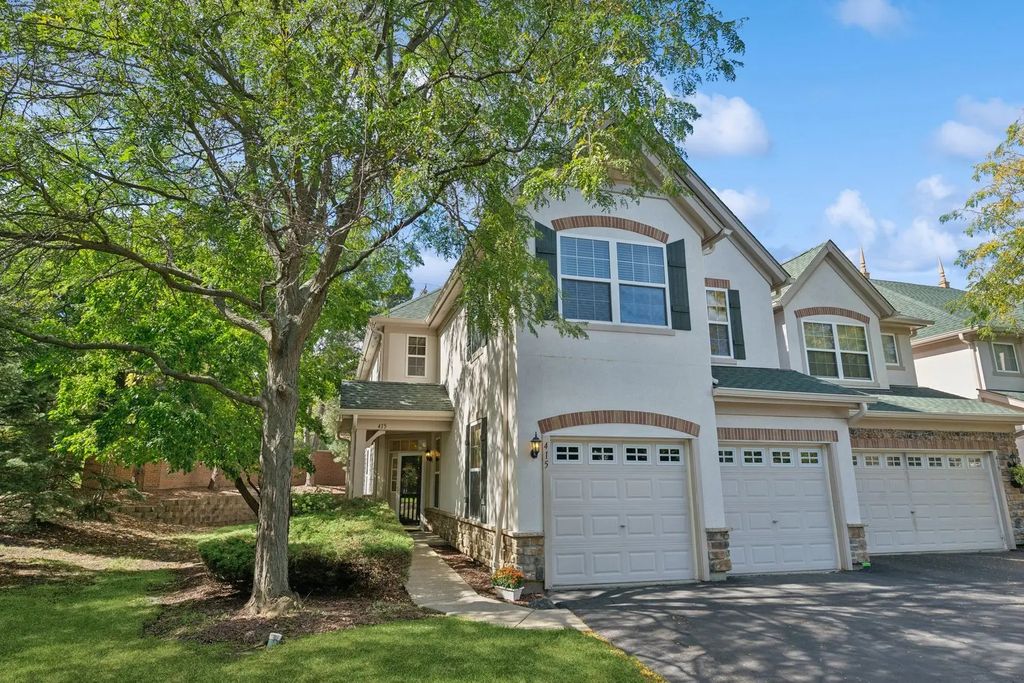 415 Shadow Creek Drive, Vernon Hills