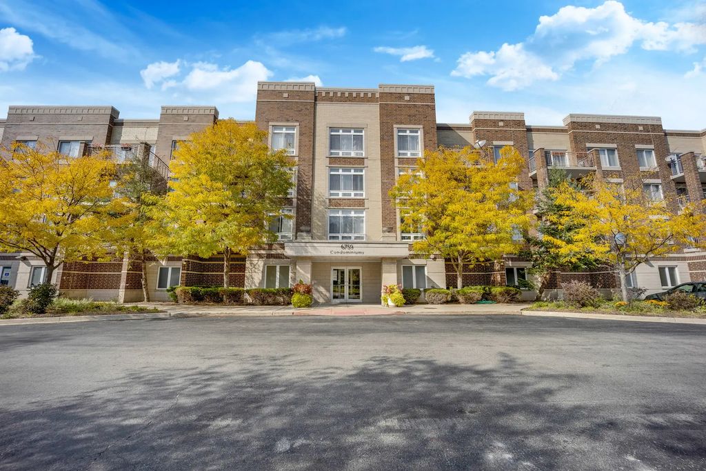 6759 W Forest Preserve Avenue 306, Chicago